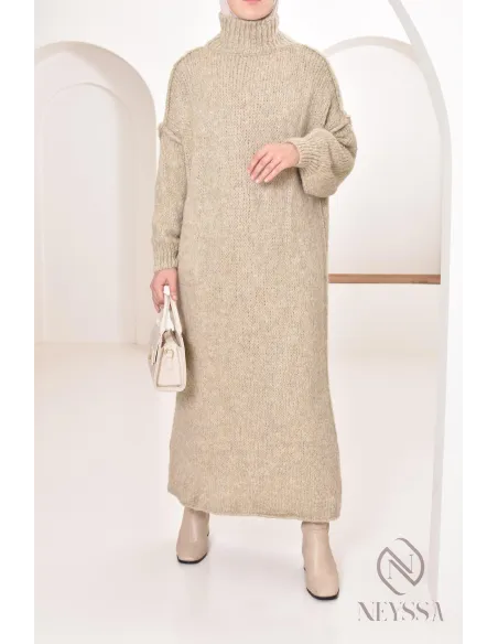 Strickkleid Pullover für den Winter, bescheidene Look-Idee für Hijabi.
