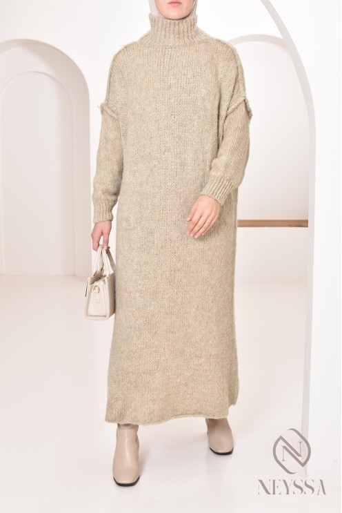 Strickkleid Pullover für den Winter, bescheidene Look-Idee für Hijabi.