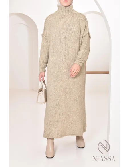 Strickkleid Pullover für den Winter, bescheidene Look-Idee für Hijabi.