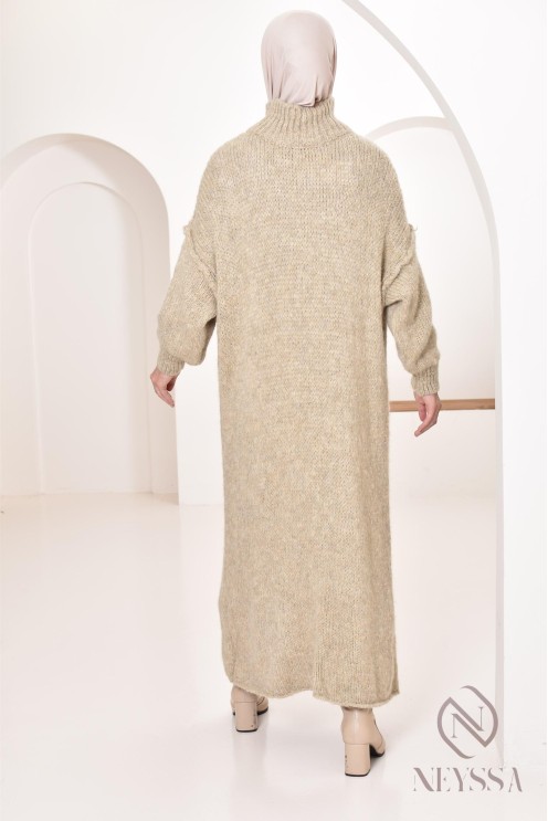 Strickkleid Pullover für den Winter, bescheidene Look-Idee für Hijabi.