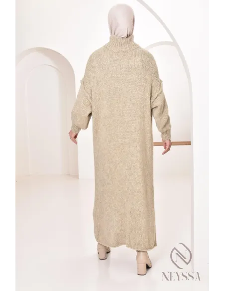 Strickkleid Pullover für den Winter, bescheidene Look-Idee für Hijabi.