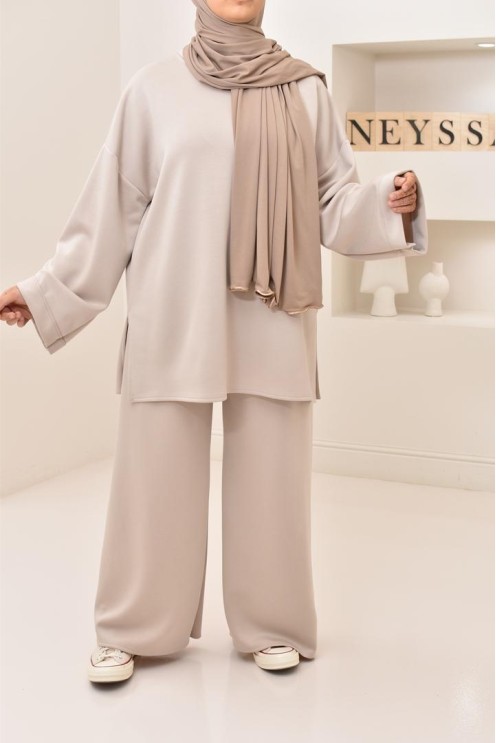 Ensemble 2 pièces style sportwear, look modest hijabi, un must have
