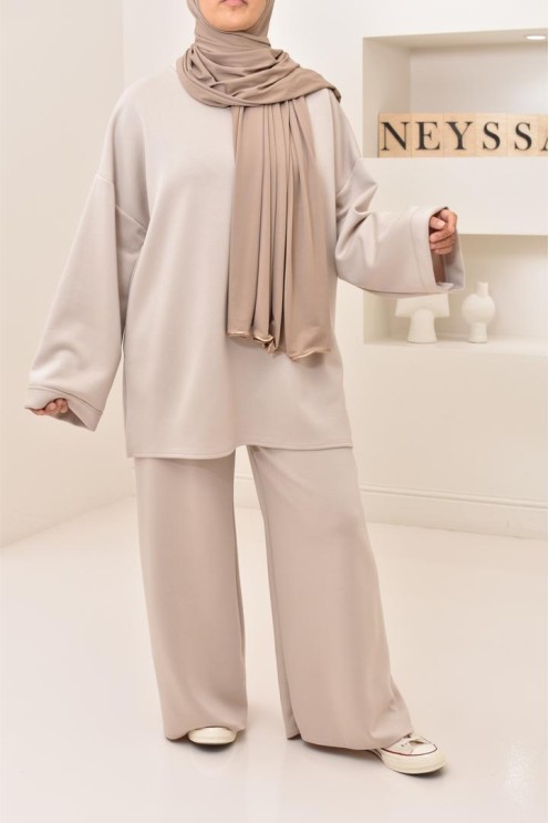 Ensemble 2 pièces style sportwear, look modest hijabi, un must have