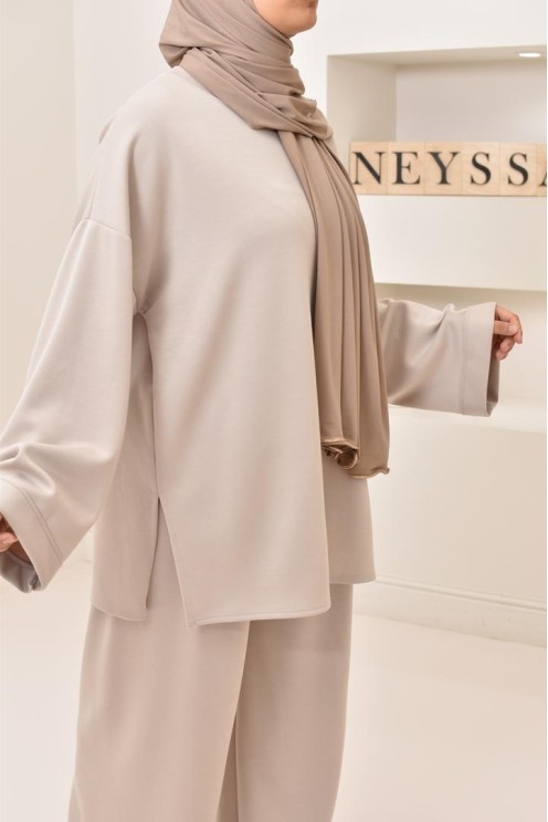 Ensemble 2 pièces style sportwear, look modest hijabi, un must have