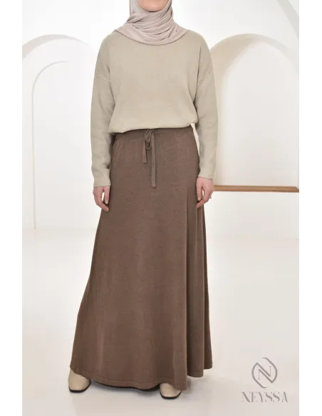 Ausgestellter langer Strickrock für den Winter, Hijabi-Winterlook