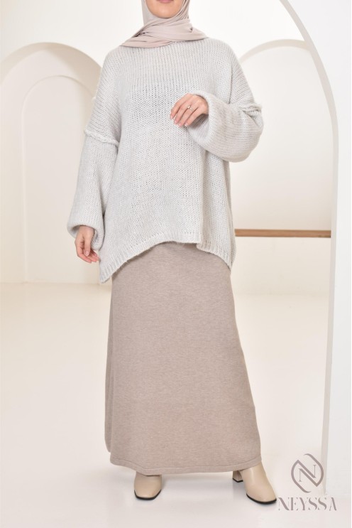 Long knit flared skirt for winter, hijabi winter look idea
