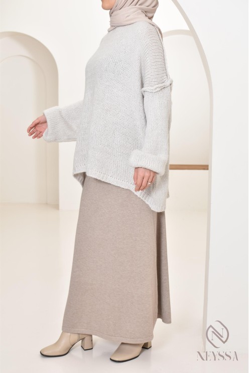 Long knit flared skirt for winter, hijabi winter look idea