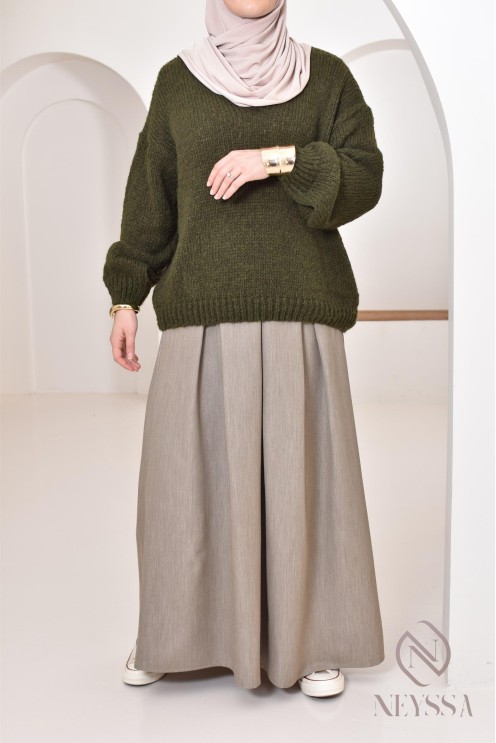 Bescheidener und trendiger Damenpullover aus Strick, Hijabi