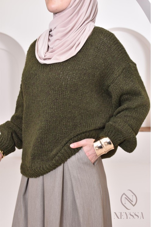 Bescheidener und trendiger Damenpullover aus Strick, Hijabi