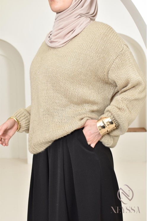 Pull femme modeste et tendance en maille, idée d'outfits hijabi hiver