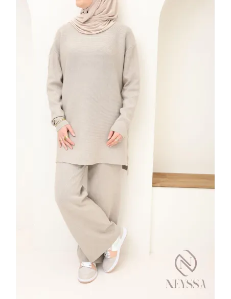 Taupefarbenes Ensemble aus gewebter Maschenware für Damen by Neyssa confection