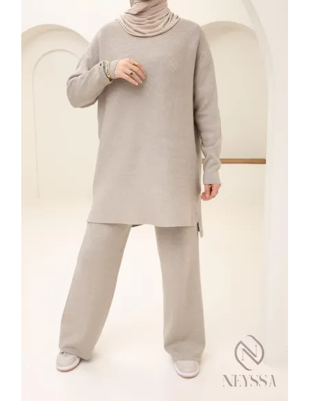 Taupefarbenes Ensemble aus gewebter Maschenware für Damen by Neyssa confection