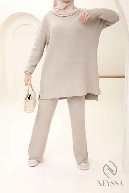 Women's taupe woven knitwear set by Neyssa confection