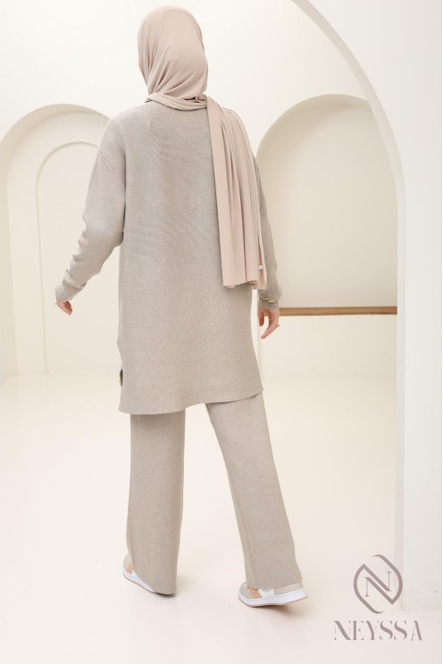 Ensemble en maille tissée taupe pour femme by Neyssa confection