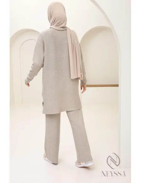 Taupefarbenes Ensemble aus gewebter Maschenware für Damen by Neyssa confection