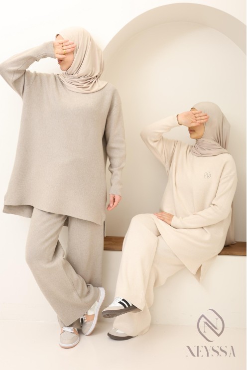 Taupefarbenes Ensemble aus gewebter Maschenware für Damen by Neyssa confection