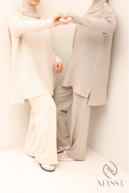 Taupefarbenes Ensemble aus gewebter Maschenware für Damen by Neyssa confection