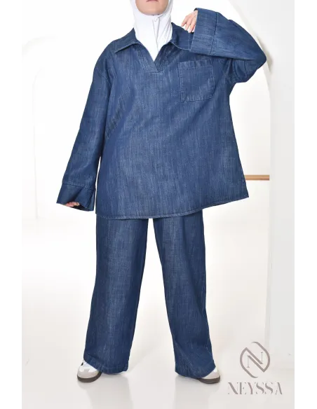 Damen-Ensemble aus Hemd und Hose mit Jeans-Effekt, bescheidener Look.