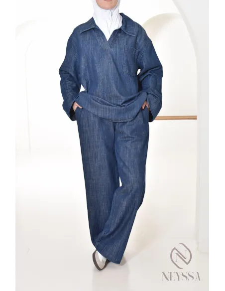 Damen-Ensemble aus Hemd und Hose mit Jeans-Effekt, bescheidener Look.