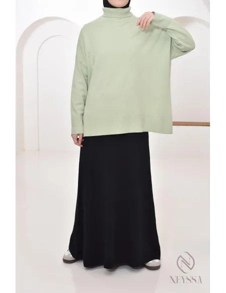 Modest women's mid-length turtleneck sweater, winter outfit ideas