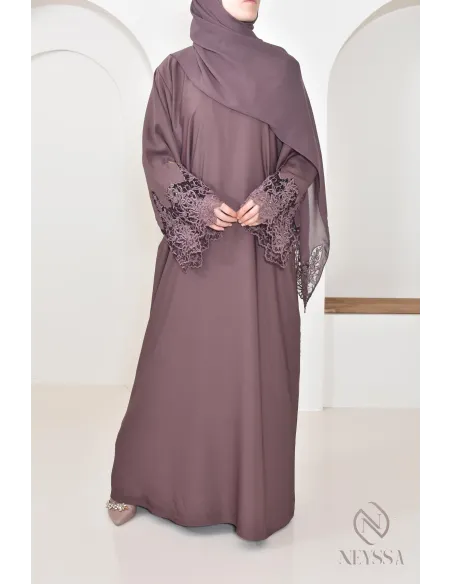 Moderne lilafarbene Abaya Dubai für Frauen, Aid Hijabi Outfit.