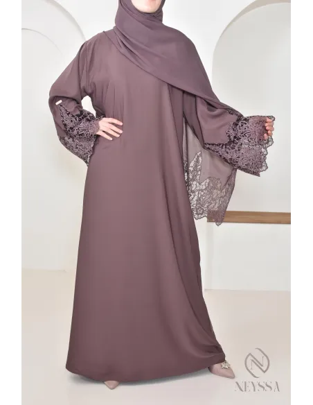 Moderne lilafarbene Abaya Dubai für Frauen, Aid Hijabi Outfit.