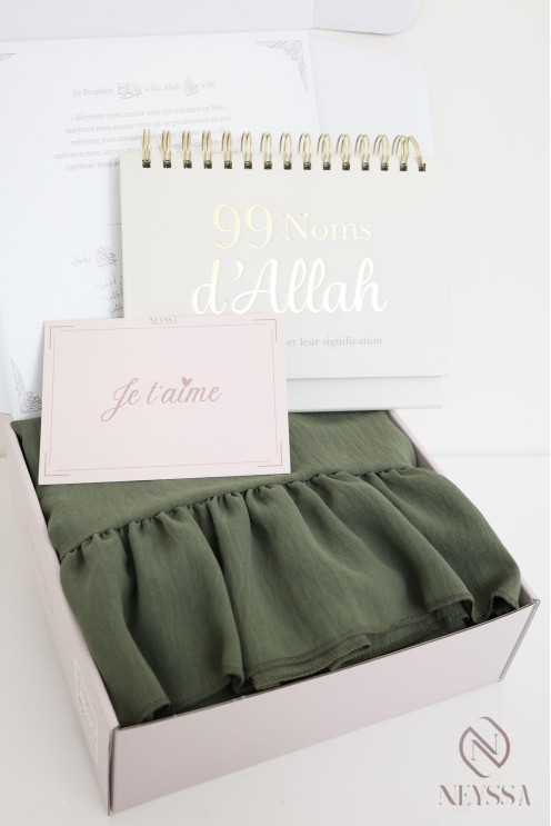 Muslim woman gift box, khimar skirt set for Ramadan
