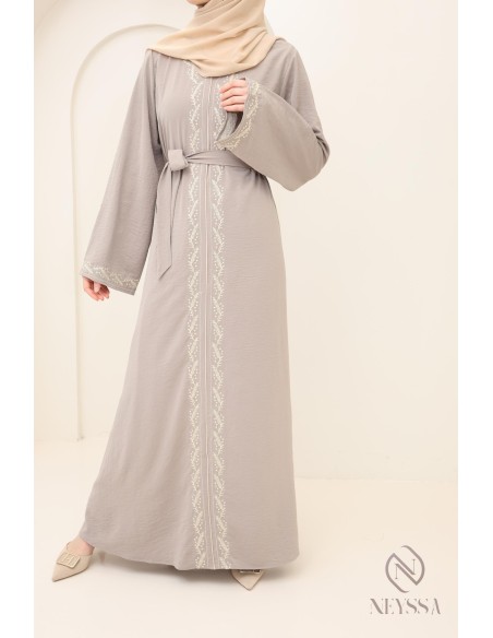 abaya longue taupe femme avec broderie moderne, modest fashion