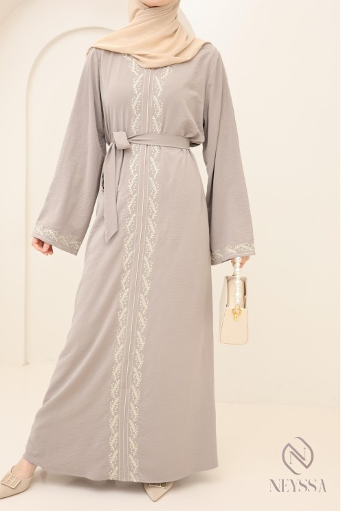 abaya longue taupe femme avec broderie moderne, modest fashion