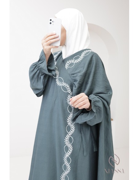 Embroidered prayer abaya with integrated green hijab, ideal Ramadan