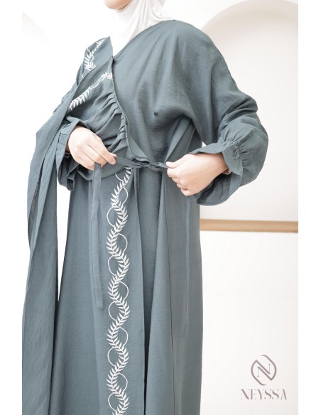 Bestickte Gebetsabaya integriertem Hijab in Grün, ideal für Ramadan