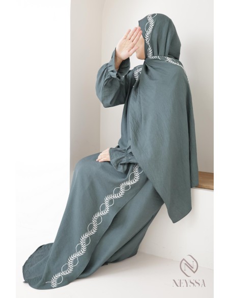 Embroidered prayer abaya with integrated green hijab, ideal Ramadan