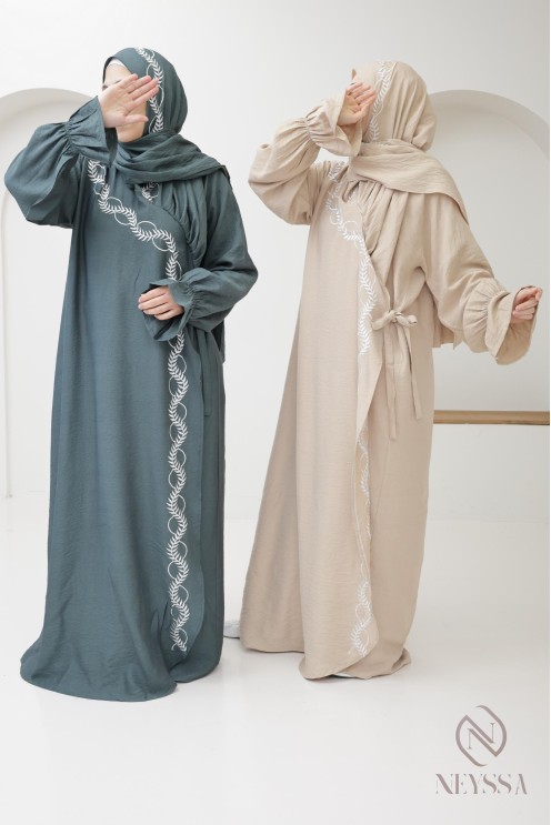 Embroidered prayer abaya with integrated green hijab, ideal Ramadan