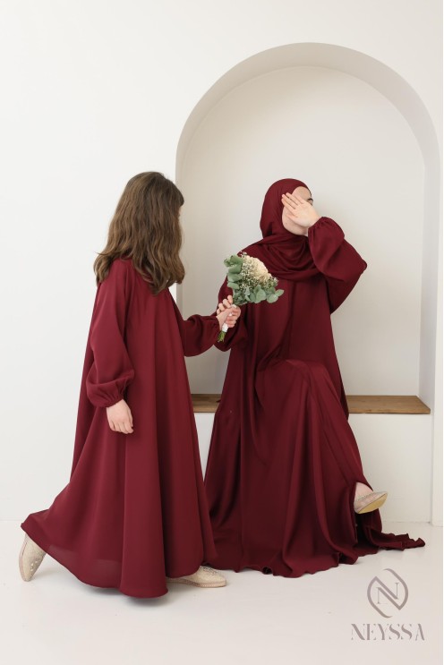 Abaya Dubai flared cut Bordeaux confection neyssa, trend 2025