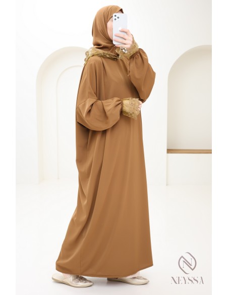 Abaya de prière avec son hijab intégré, idéal salat Aid