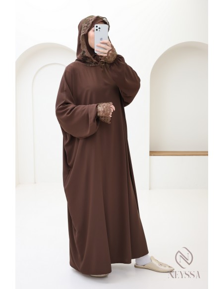 Abaya de prière avec son hijab intégré, idéal salat Aid