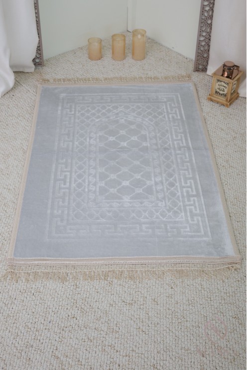 Grand tapis de prière velours épais pour accomplissement de la salat