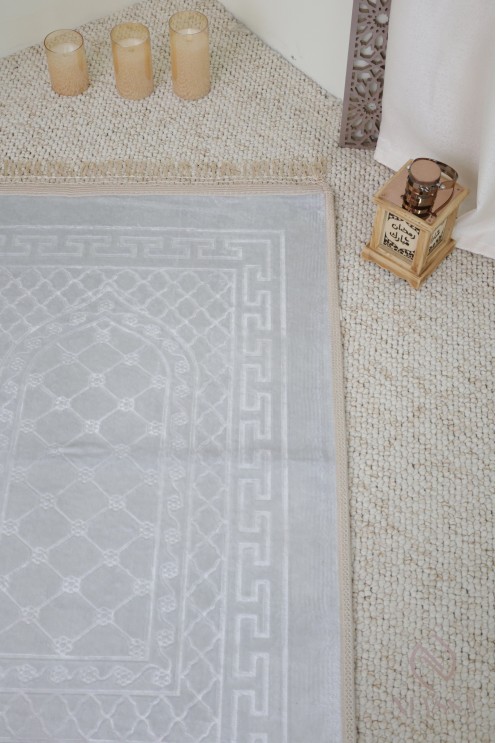 Grand tapis de prière velours épais pour accomplissement de la salat