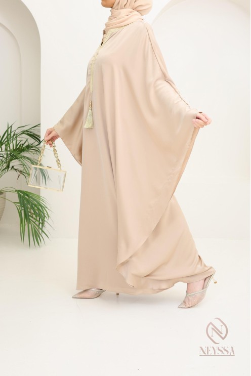 Abaya papillon coupe ample idée tenue Aïd 2024 hijabi outfit