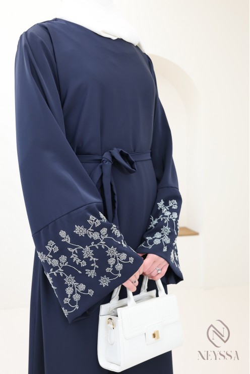 Abaya longue coupe droite manches large à strass, outfit Aïd