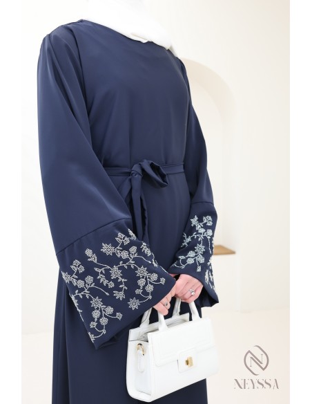 Abaya longue coupe droite manches large à strass, outfit Aïd