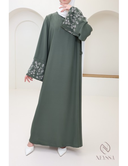 Abaya longue coupe droite manches large à strass, outfit Aïd