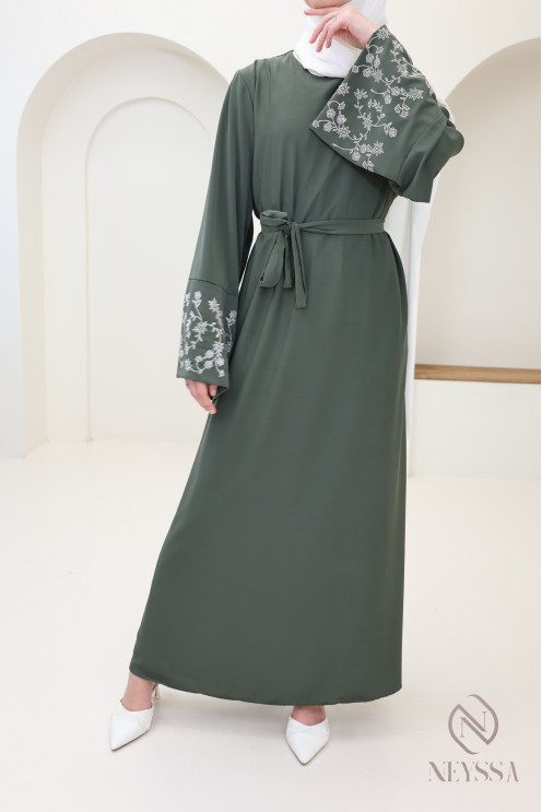 Abaya longue coupe droite manches large à strass, outfit Aïd