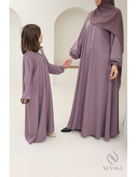 Abaya Dubai mauve lang ausgestellt mit Strasssteinen