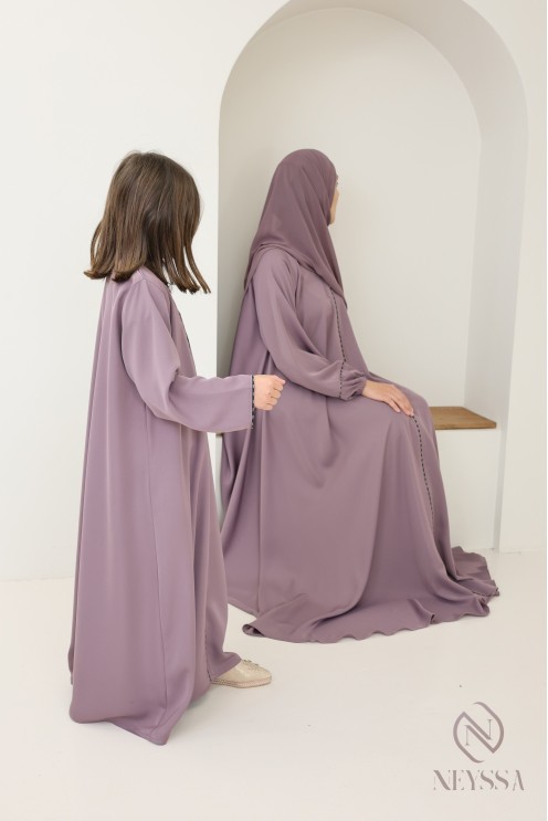 Abaya Dubai mauve lang ausgestellt mit Strasssteinen