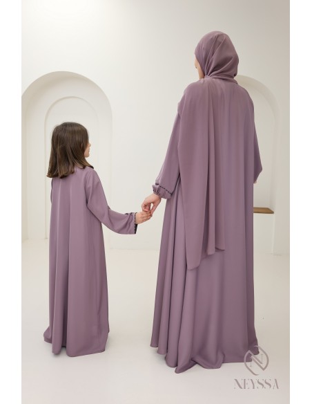 Abaya Dubai mauve lang ausgestellt mit Strasssteinen