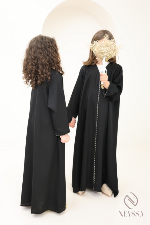 Abaya Dubai schwarz ausgestellt, Outfit-Idee Mutter Tochter bescheiden