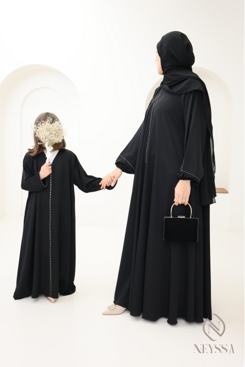 Abaya Dubai schwarz ausgestellt, Outfit-Idee Mutter Tochter bescheiden