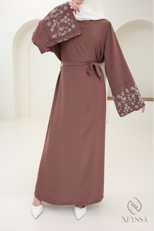 Abaya longue coupe droite manches large à strass, outfit Aïd