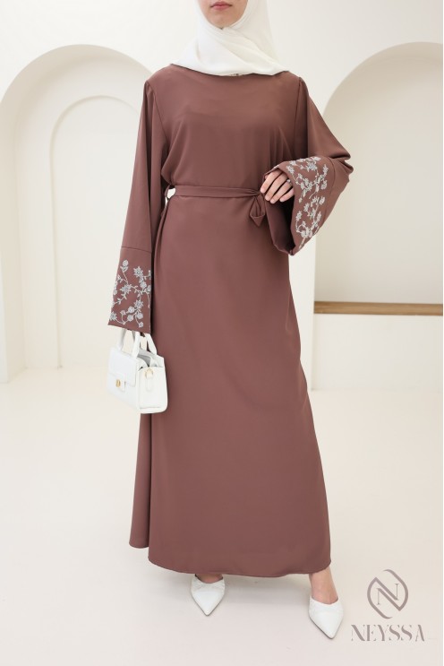 Abaya longue coupe droite manches large à strass, outfit Aïd